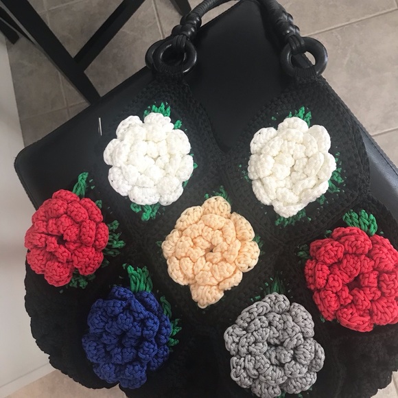 Crocheted Flowered Purse - Picture 4 of 5